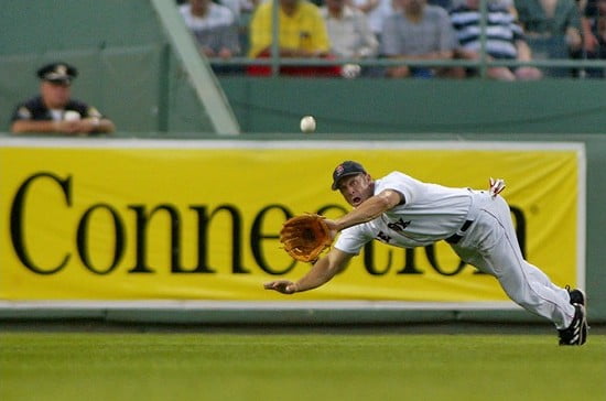 Red Sox right-fielder Gabe Kapler makes a diving catch